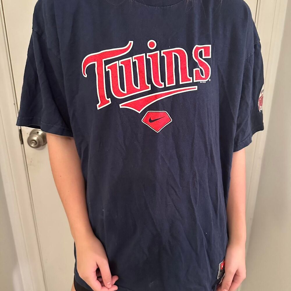 Nike Men's Navy and Red T-shirt